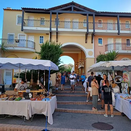 Jardin Clos Sur La ,parking -piscine Premium Appartement
