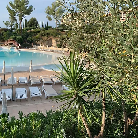 Jardin Clos Sur La ,parking -piscine Premium 3* Saint-Raphaël
