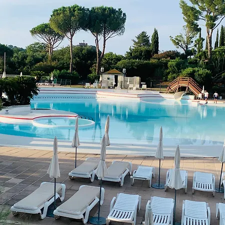 Jardin Clos Sur La ,parking -piscine Premium Appartement