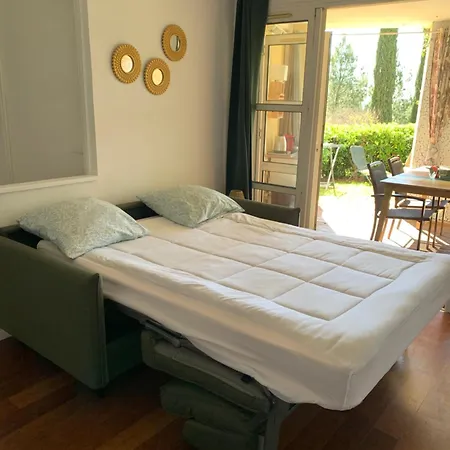 Jardin Clos Sur La ,parking -piscine Premium Appartement Saint-Raphaël
